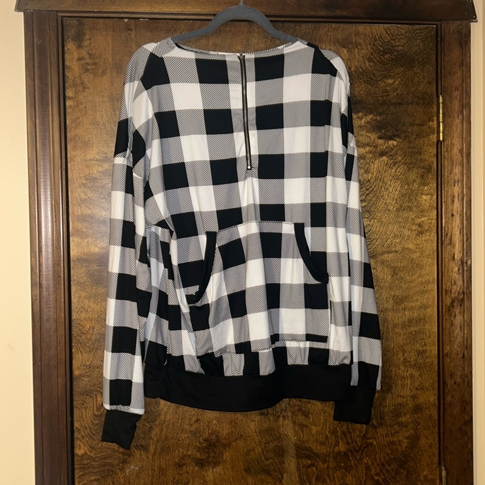 Black and White Long Sleeve Checkered Tee